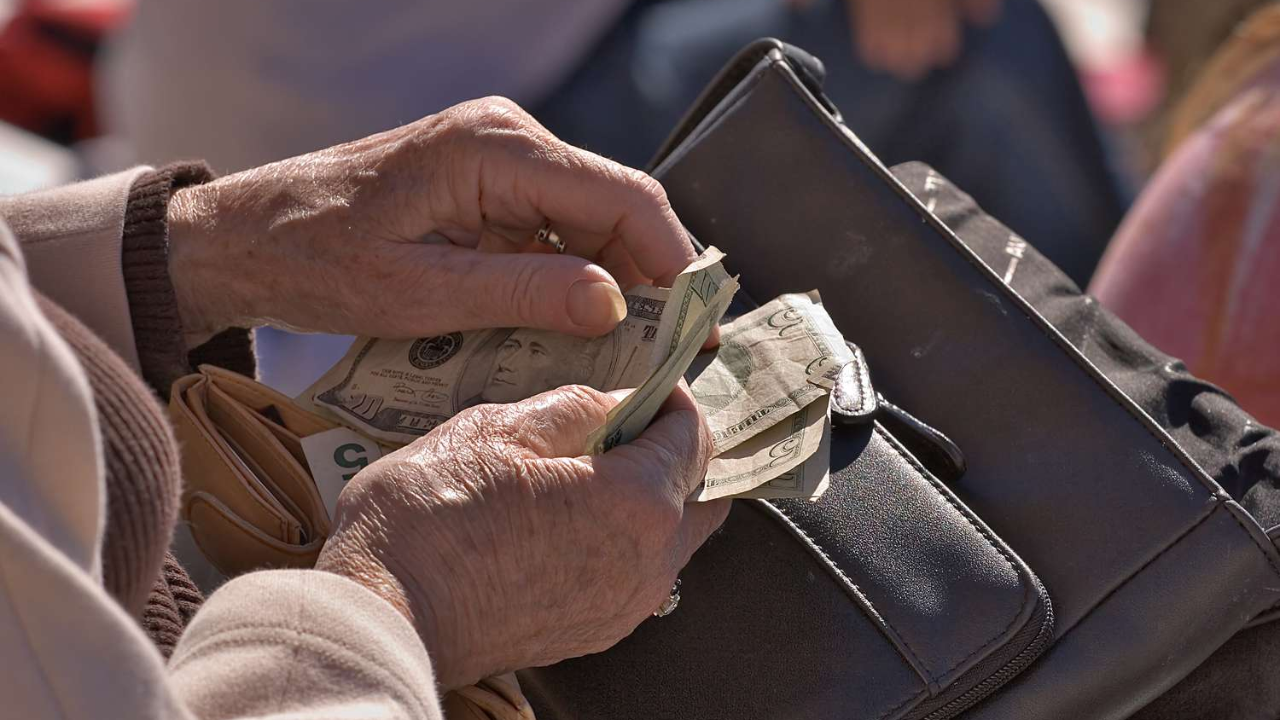 How Big Is Your Social Security Check? The Average Amount for Middle-Class Retirees Revealed!