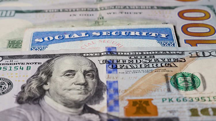 Good news for retirees born between these dates – Social Security will pay you a huge check on November 20