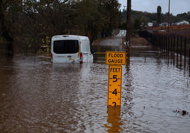 Atmospheric river storm slams Northern California; Bay Area sees widespread flooding